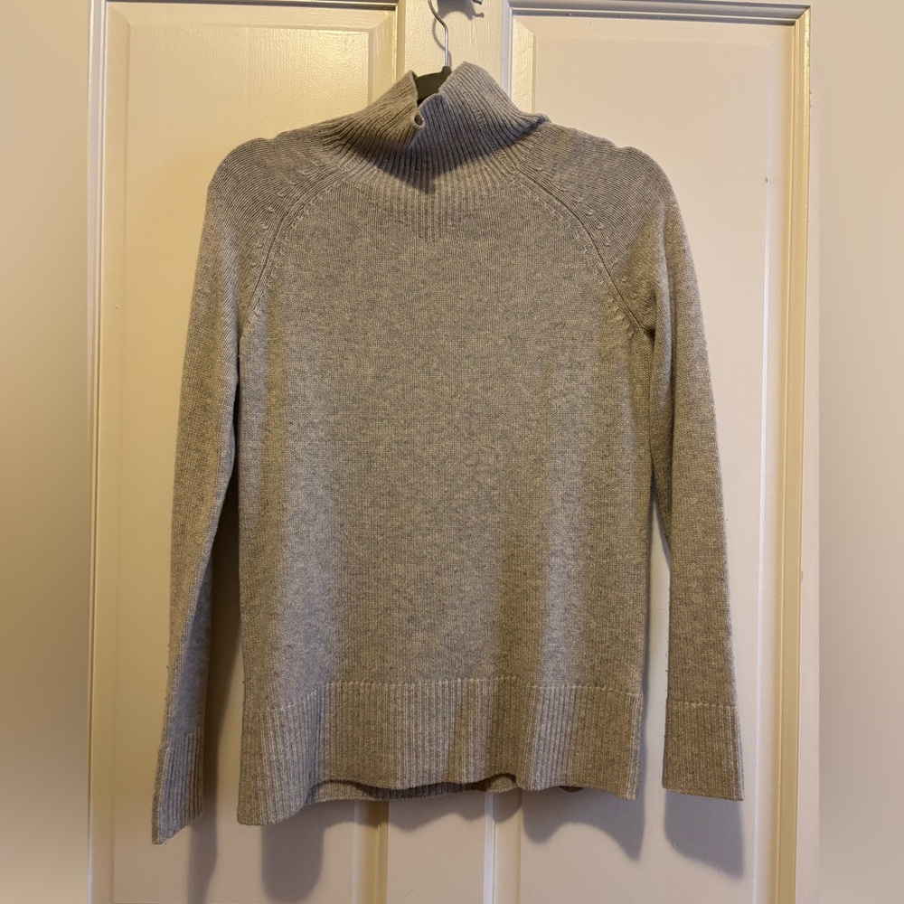 Theory Light Gray Cashmere Mock Turtleneck Sweater